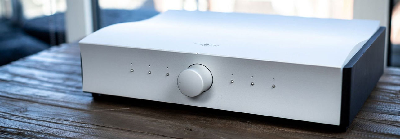 Mola Mola Kula integrated amplifier for high-end stereo audio systems