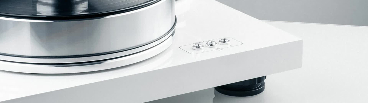 Pro-Ject Signature 10 turntable for high-end vinyl playback systems