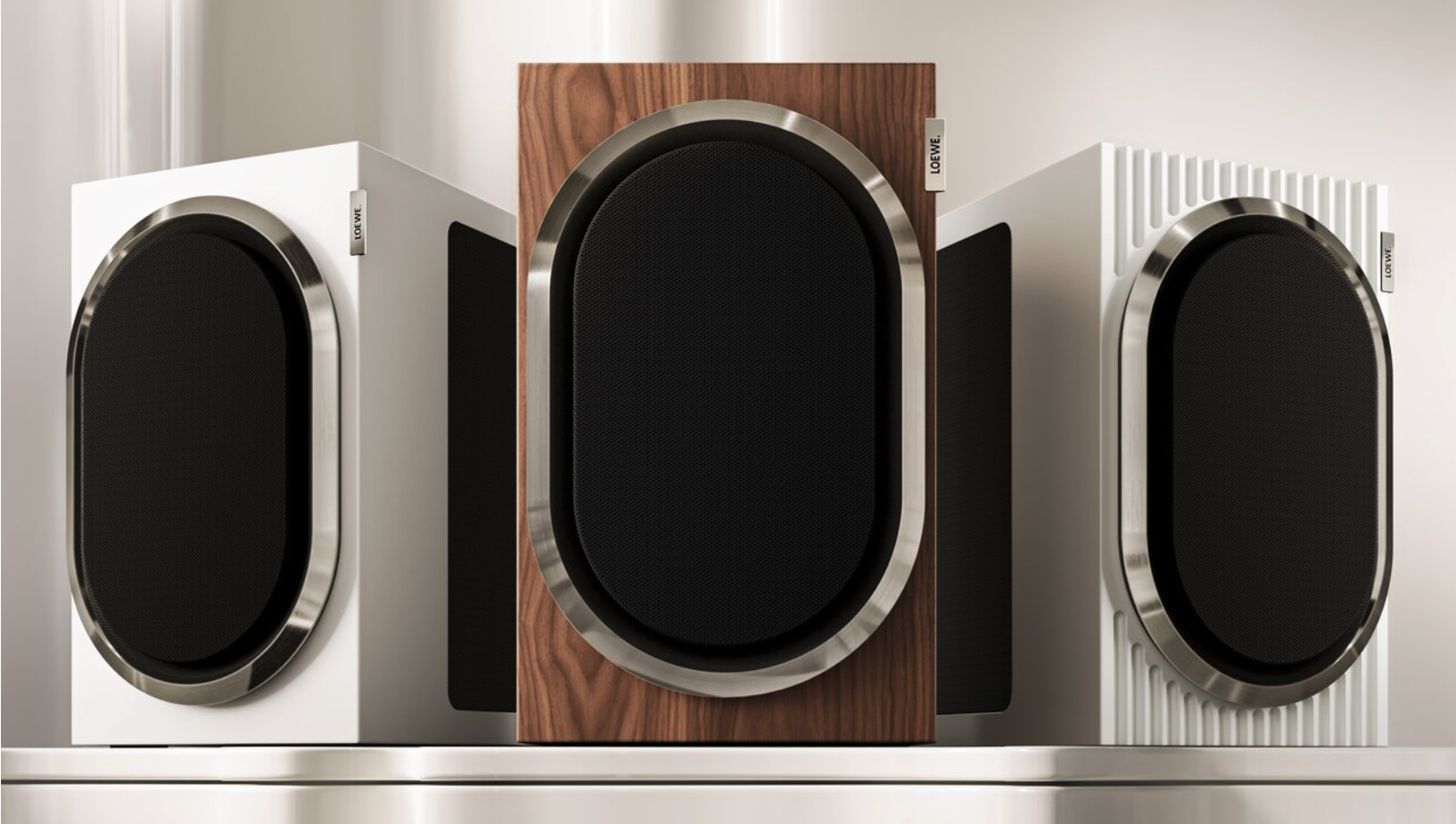 Pair of Loewe Inicio high-end passive bookshelf speakers with AMT tweeters and aluminium waveguides