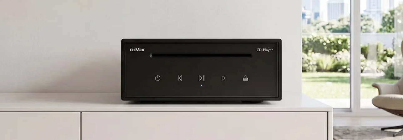 Revox STUDIOMASTER CD100 CD Player in black finish