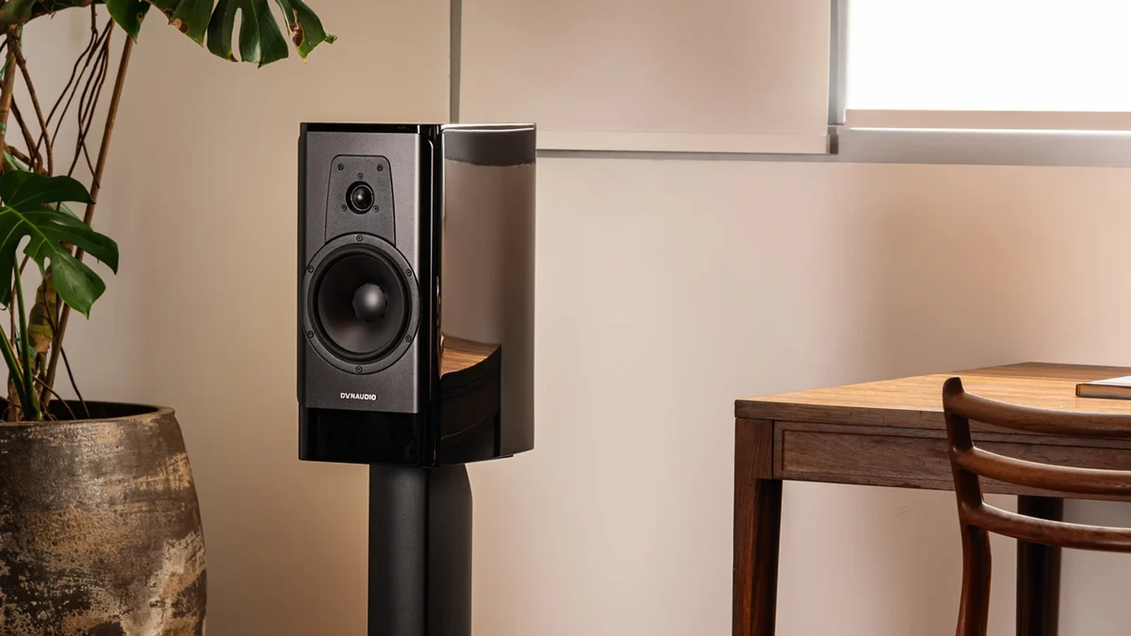Dynaudio Contour 20 Black Edition bookshelf speaker in Black High Gloss in a modern listening room