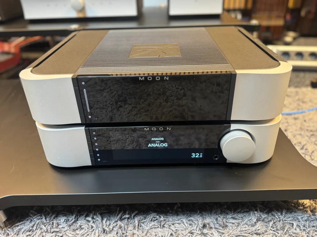 MOON Compass 461 power amplifier stacked above the 491 network player and preamplifier, viewed from the front.