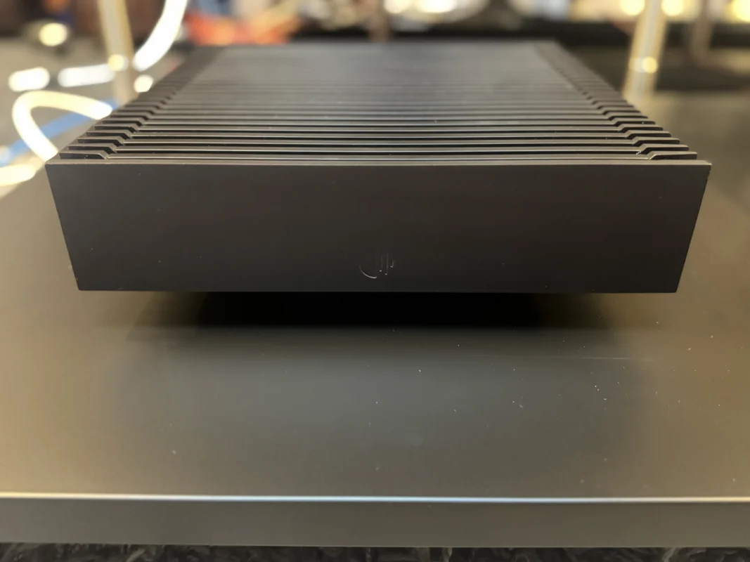 Front view of the Roon Nucleus Rev B dedicated server in the hifimarket showroom